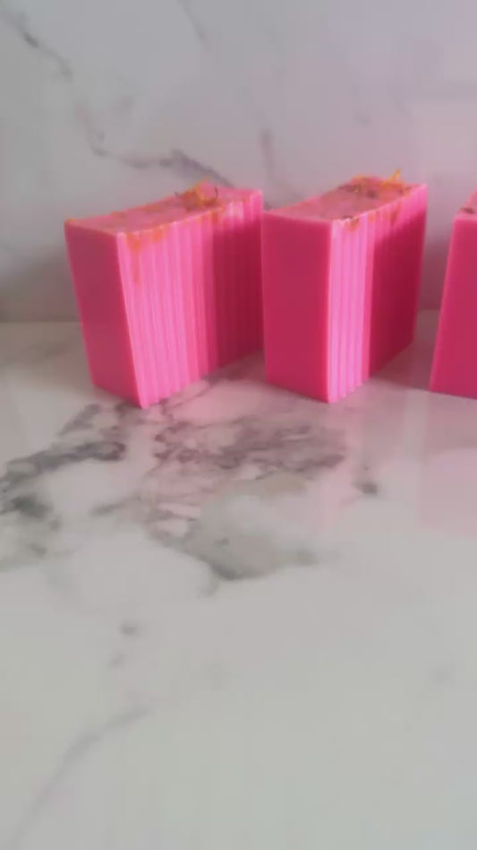 Feminine Bar